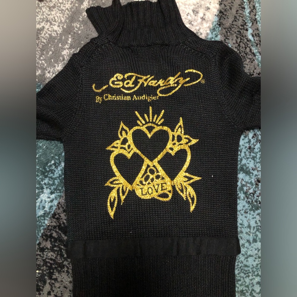 Nwt Ed Hardy sweater M but would fit a S